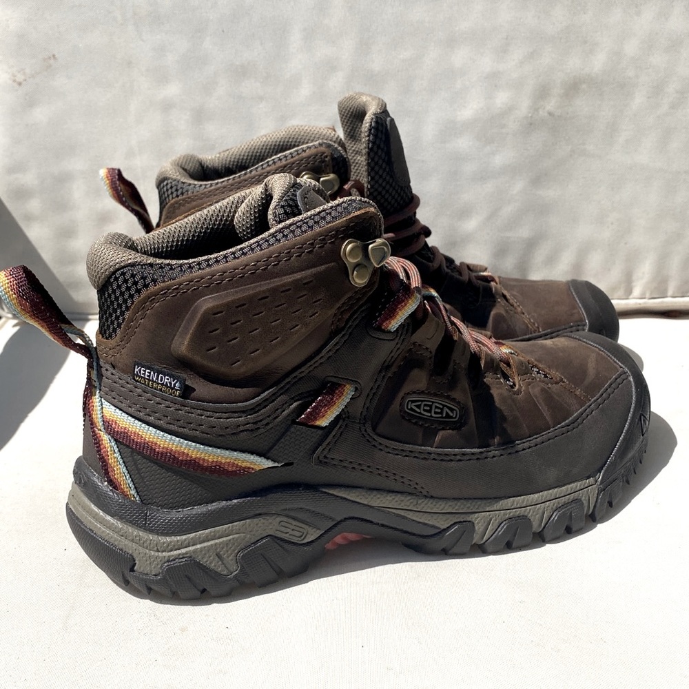 Brand new keen hiking books women’s 7